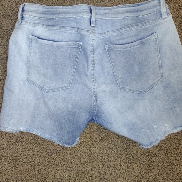 Arizona size 15 Jean Shorts - Picture 2 of 3